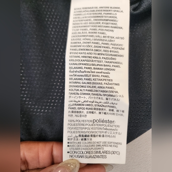 Under Armour Men's Black Long Sleeve Quarter-Zip Front Shirt Side Vents, sz 2XL - Picture 11 of 14